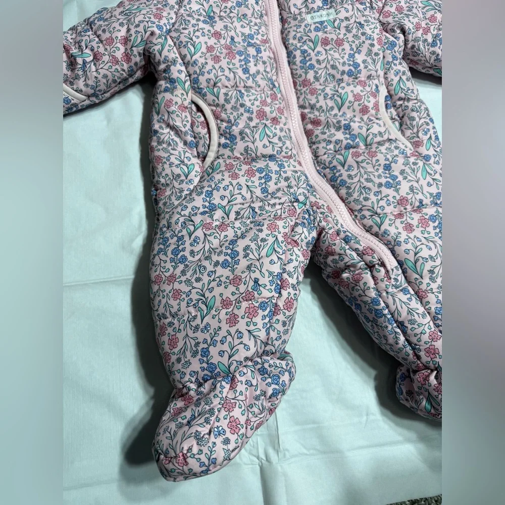 OshKosh B'gosh Baby Girl Pink Floral Snowsuit Size 6-9 Months